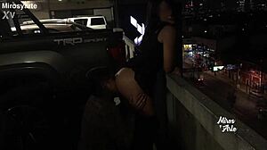 miroslava se deja chupar la chocha por un desconocido en un estacionamiento