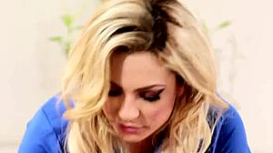 Hot Masseuse Rubs Pussy