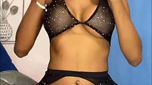 delightful ebony babe with natural curves