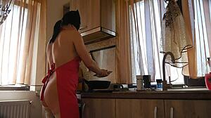 Adventures of milfycalla - mix of cooking while i make sex - preview