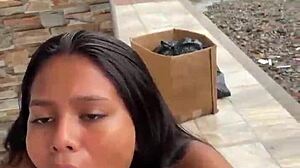 she's sucking in public for only 30 dollars, crazy 😲