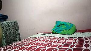 Hot Fitness Girl Masturbates Her Beautiful Pussy!