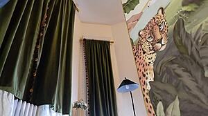 Petite Shaved Casting