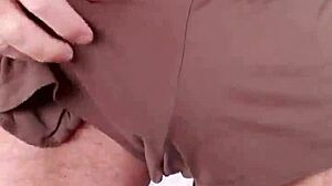 papifachero loves shorts