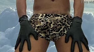 Bodybuilder Masturbation Tease