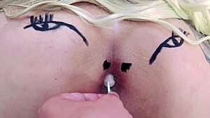 Ass Buttplug Display!