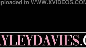 hayley davies pussy lick