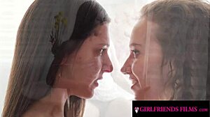 Babe Scissoring Hottie