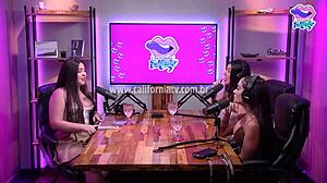 Sexy Lesbian Cums Hard