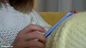 bombshell squirting orgasm