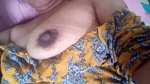 Horny Brunette Masturbates Squirting