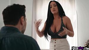 Tommy Undermines Jennifer's Confidence