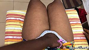 黑妞阴部按摩玩逼