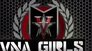 Vicky Pussy Pleasing Outdoors