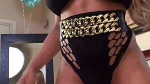 Busty Ebony Twerking