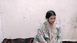 Indian Bhabhi Blowjob Sex