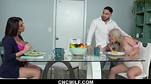 Freeusing Milf And Not-Sister