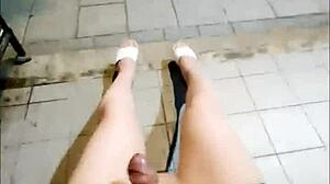 亚洲人妖户外射精