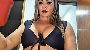 Tempting Cleaning Hottie 🔥