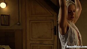 Strapon Slave Thrust