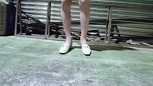 人妖户外玩假屌