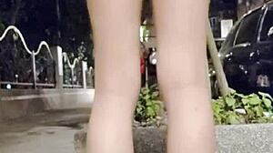 伪娘野外腿上射精