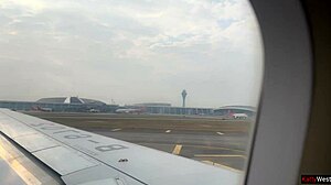 公共场合猛撸管