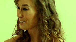 Asian Facesit Squirt