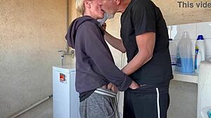 neighbor cum swallow